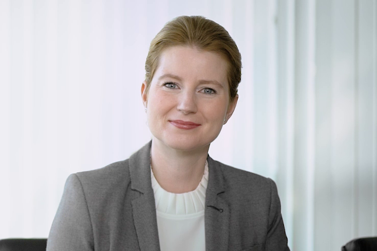 Dr Julia Lange, LL.M.