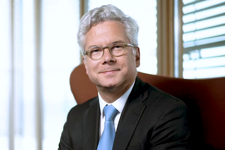 Dr Thomas Jelitte